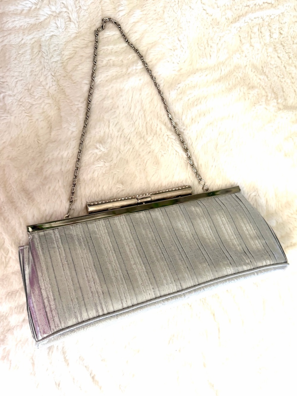 NWOT Kate Landry Silver Metallic Evening Formal Event Bag. Silver chain. Sparkle